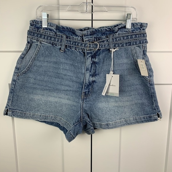NEW Kancan size 32 high rise paper-bag Belted denim shorts - Picture 1 of 4